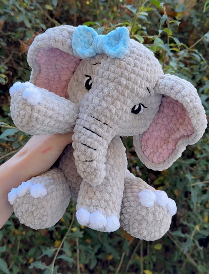 Häkelanleitung für einen sitzenden Elefanten (Safari Amigurumi) – Stofftier